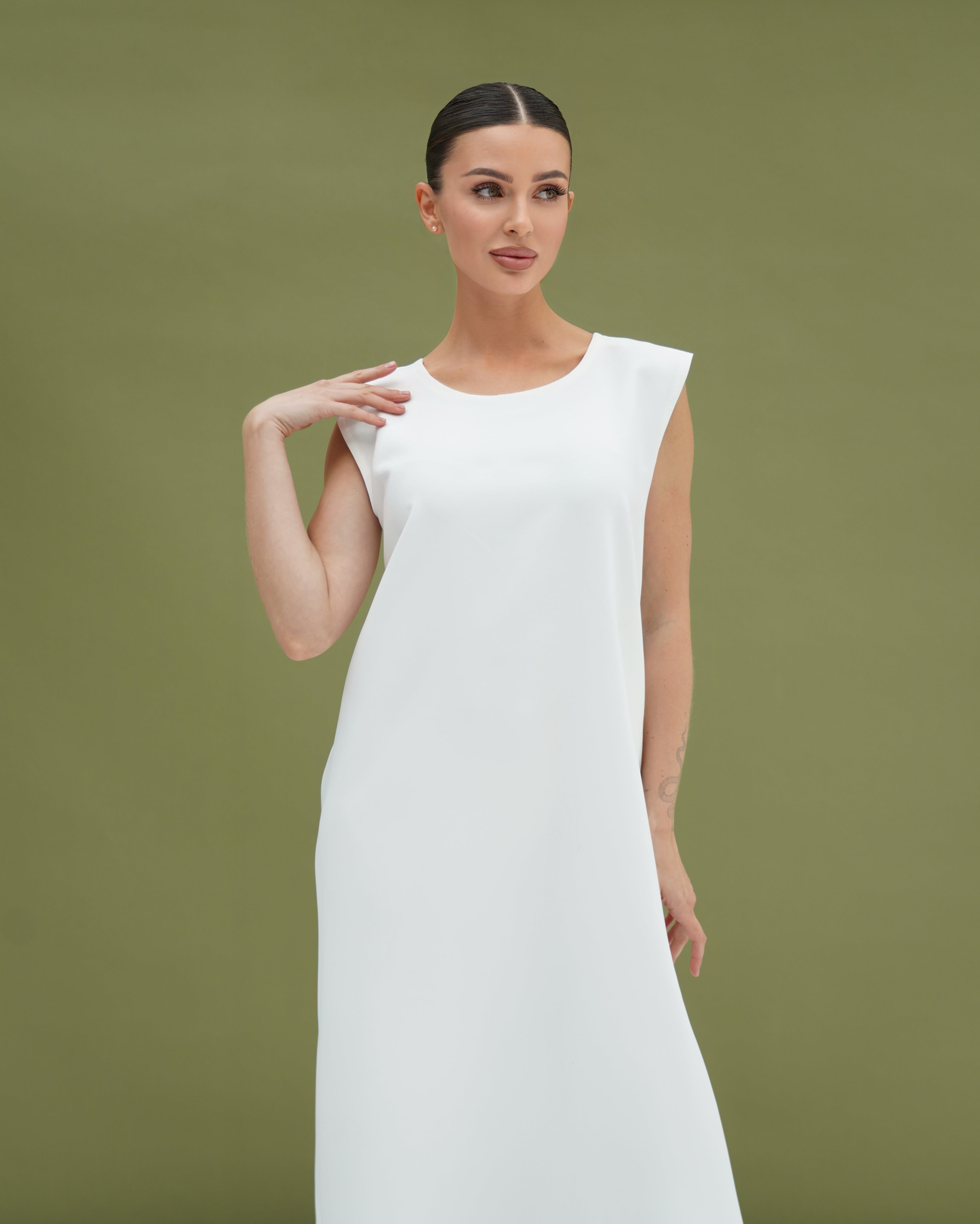 White crepe cut sleeve