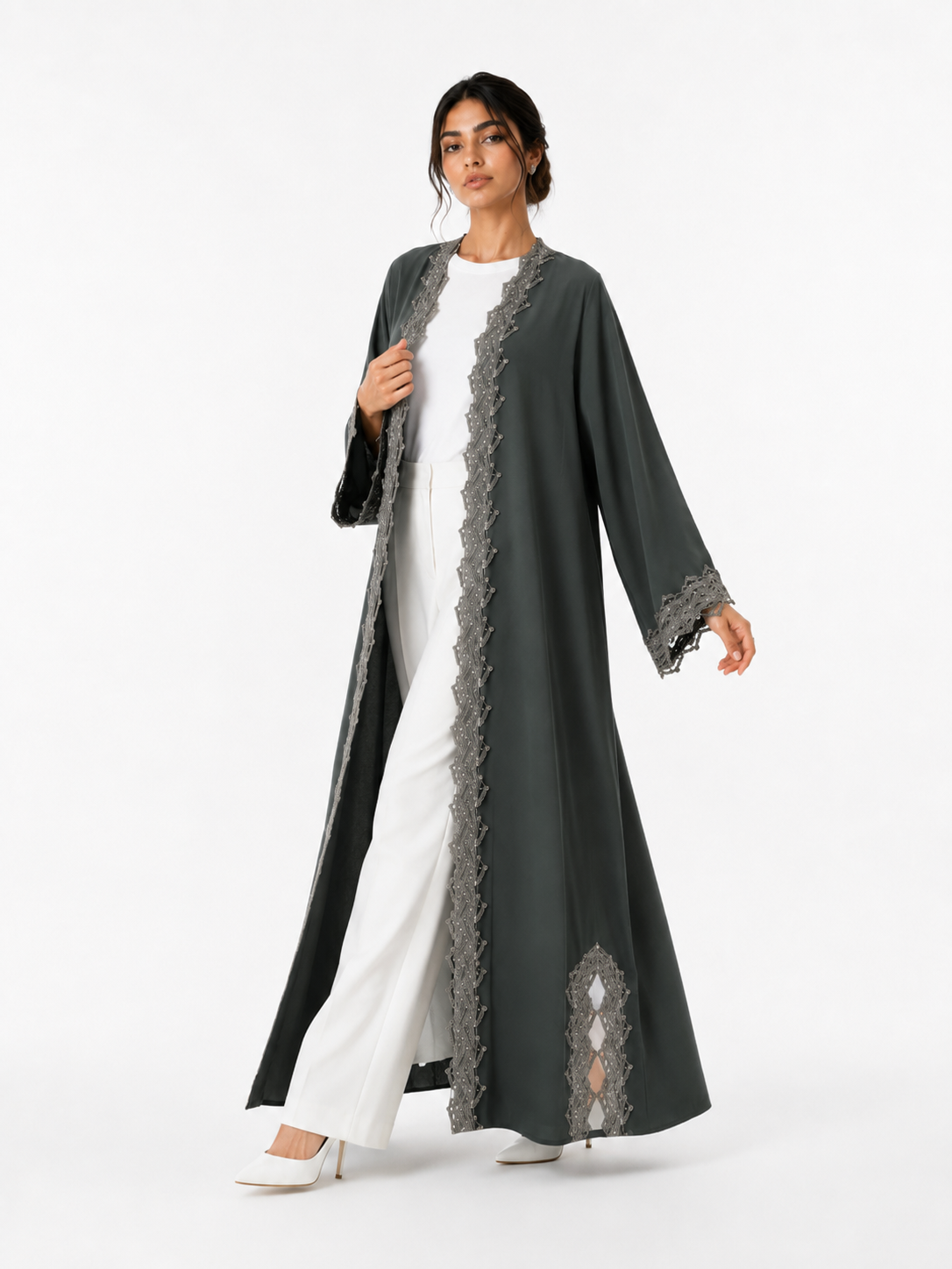 ‎ ‎The green abaya