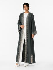 ‎ ‎The green abaya