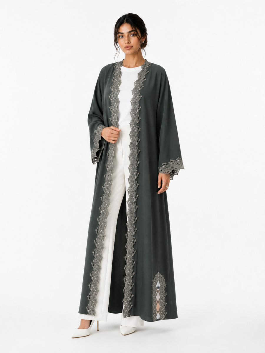 ‎ ‎The green abaya